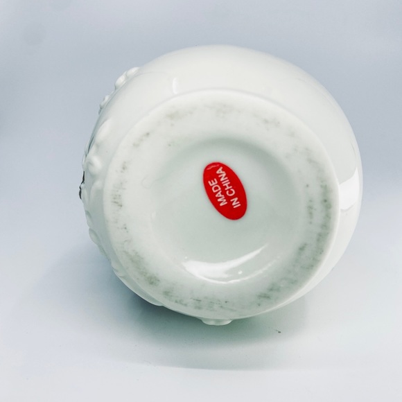 Porcelain 3D Ivory Weave & Red Roses Bud Vase Hand-painted 5.5” Tall Gold Trim - Picture 11 of 12